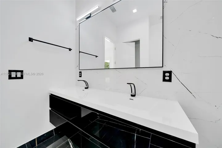 DOUBLE VANITY