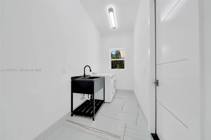 SAMSUNG WASHER & DRYER AND TUB/SINK