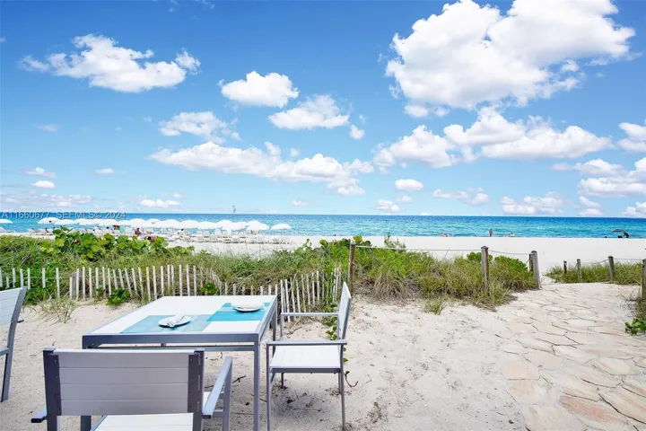 VIEW TO THE BEACH FROM CABANA
