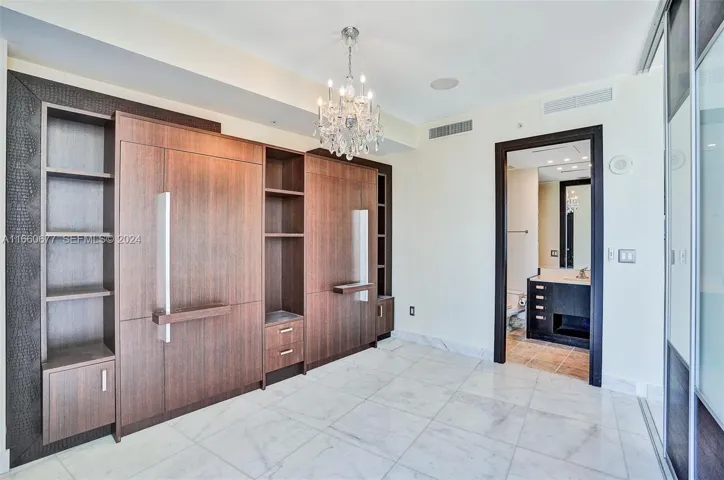 LARGE CLOSET