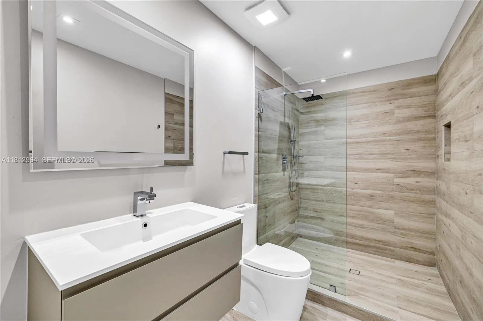 Property photo 135