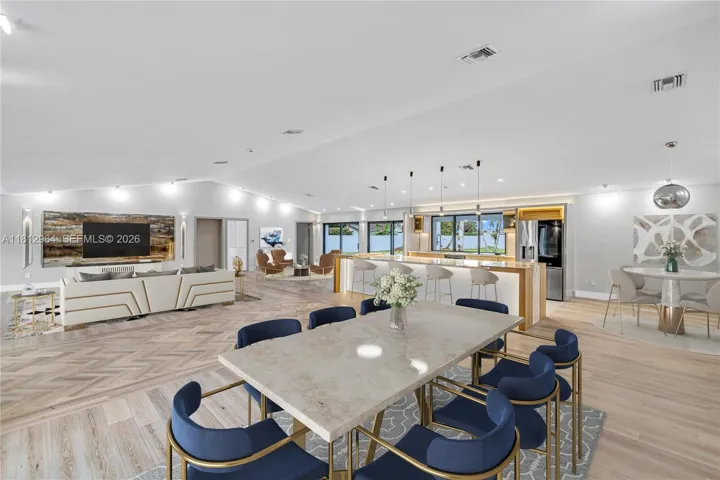 VIRTUAL STAGING