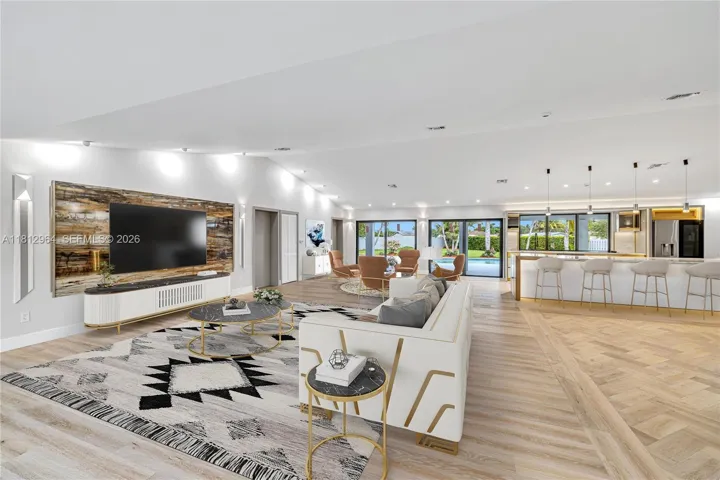 VIRTUAL STAGING
