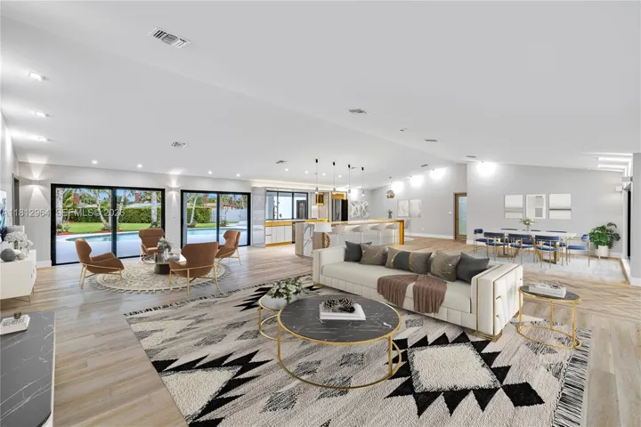 VIRTUAL STAGING