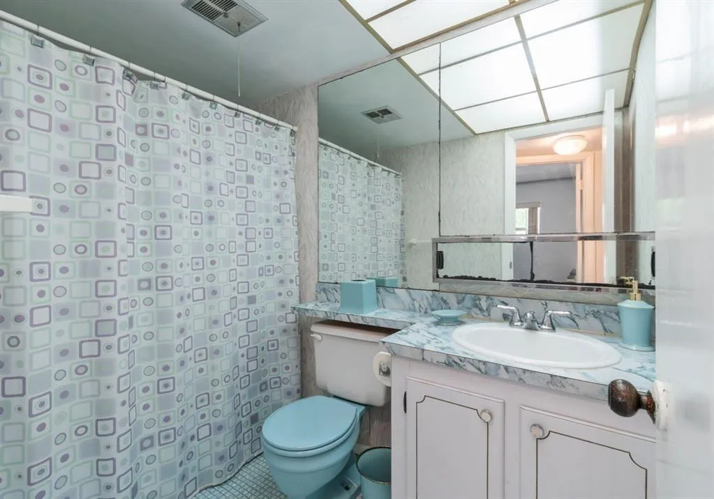 Second bathroom