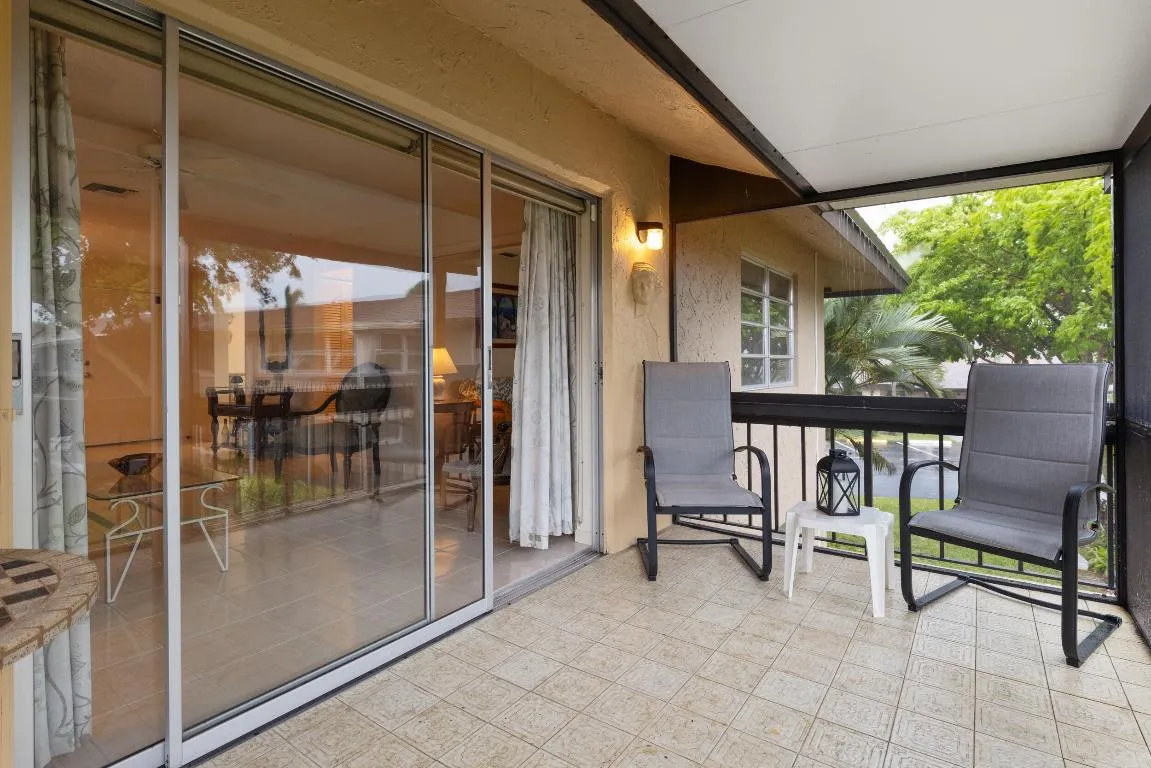 SLHG Large Screened In Patio
