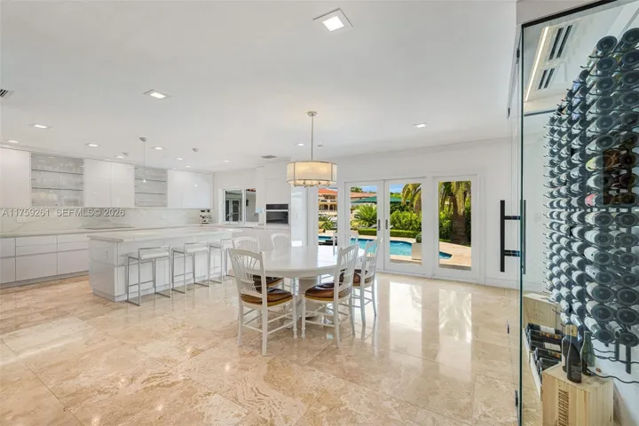 Open kitchen to spacious breakfas​​‌​​​​‌​​‌‌​‌‌​​​‌‌​‌​‌​‌​​​‌​​ area