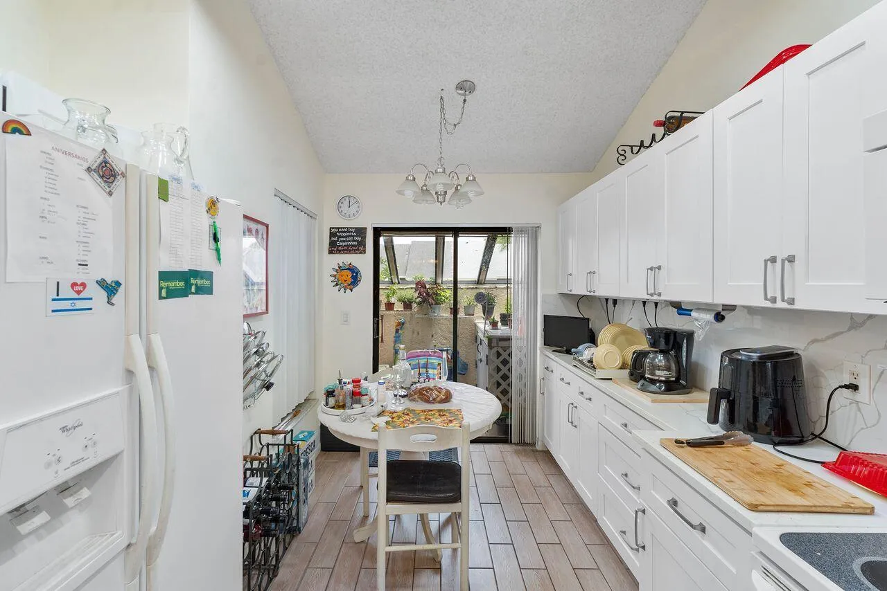 10900_Waterberry_Ct_014
