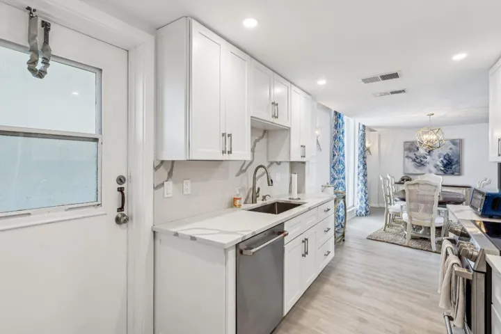 13-web-or-mls-N Ocean Dr 8a-2905-013