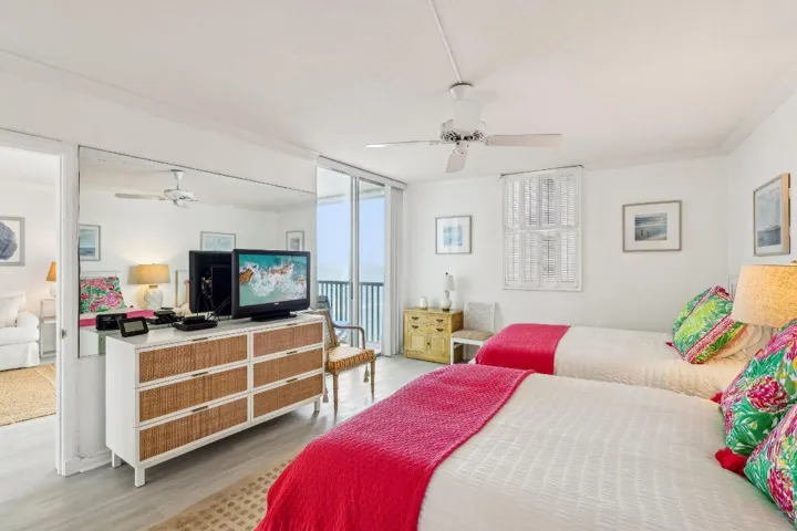 18-web-or-mls-N Ocean Dr 8a-2905-018