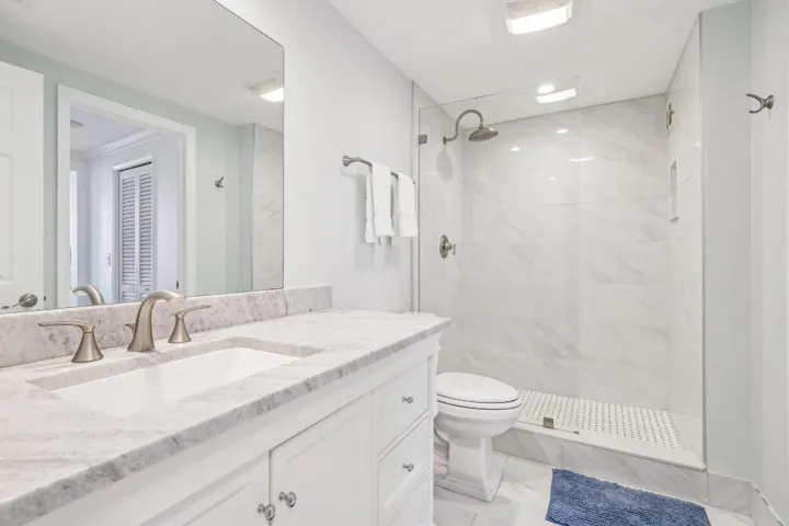 21-web-or-mls-N Ocean Dr 8a-2905-021