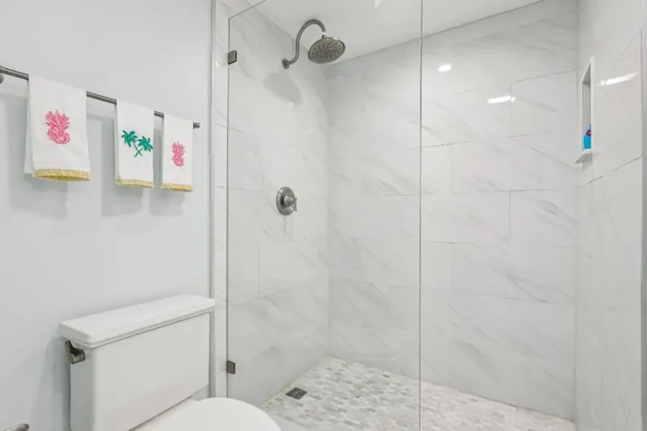 24-web-or-mls-N Ocean Dr 8a-2905-024