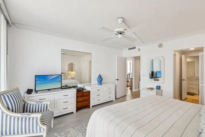 15-web-or-mls-N Ocean Dr 8a-2905-015
