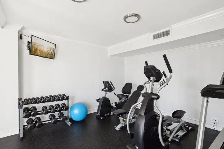 33-web-or-mls-N Ocean Dr 8a-2905-903