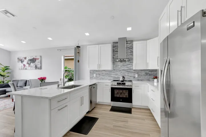 LARGE LIVING SPACE