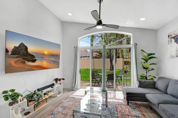 LARGE BAY WINDOW