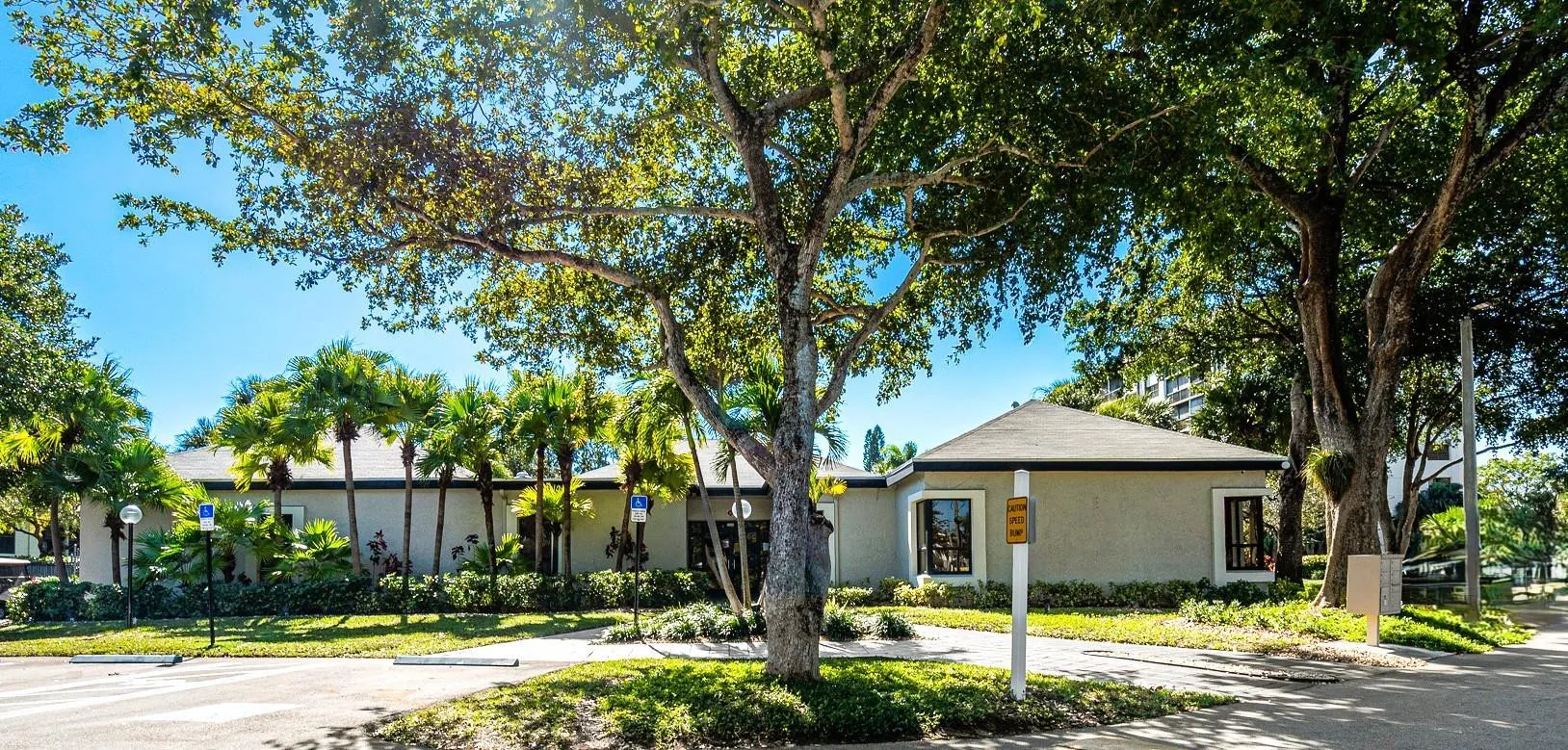 closer view of the Clubhouse