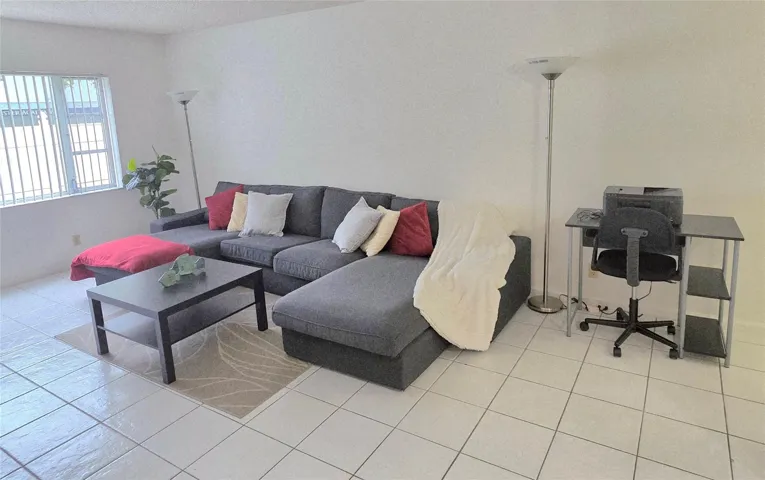 Bright & spacious
