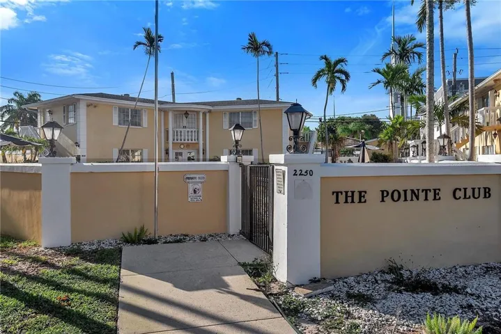 IPG, The Point Club & pool