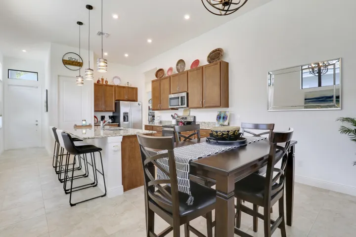 Dining & Kitchen