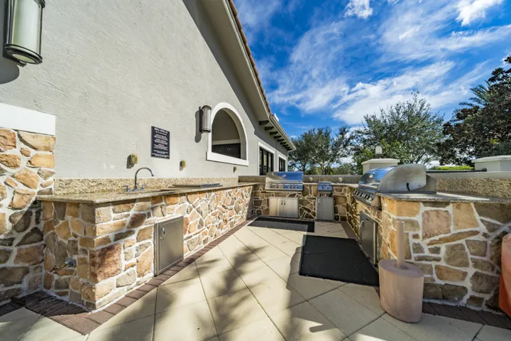 Outdoor Kitchen