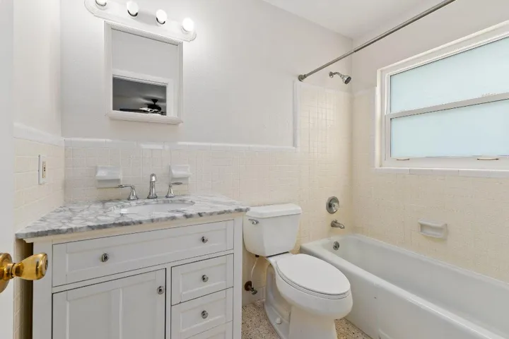 1154 Primary Bath