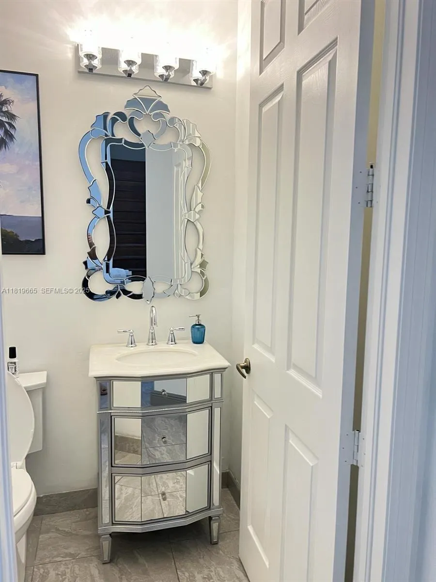 1/2 bathroom