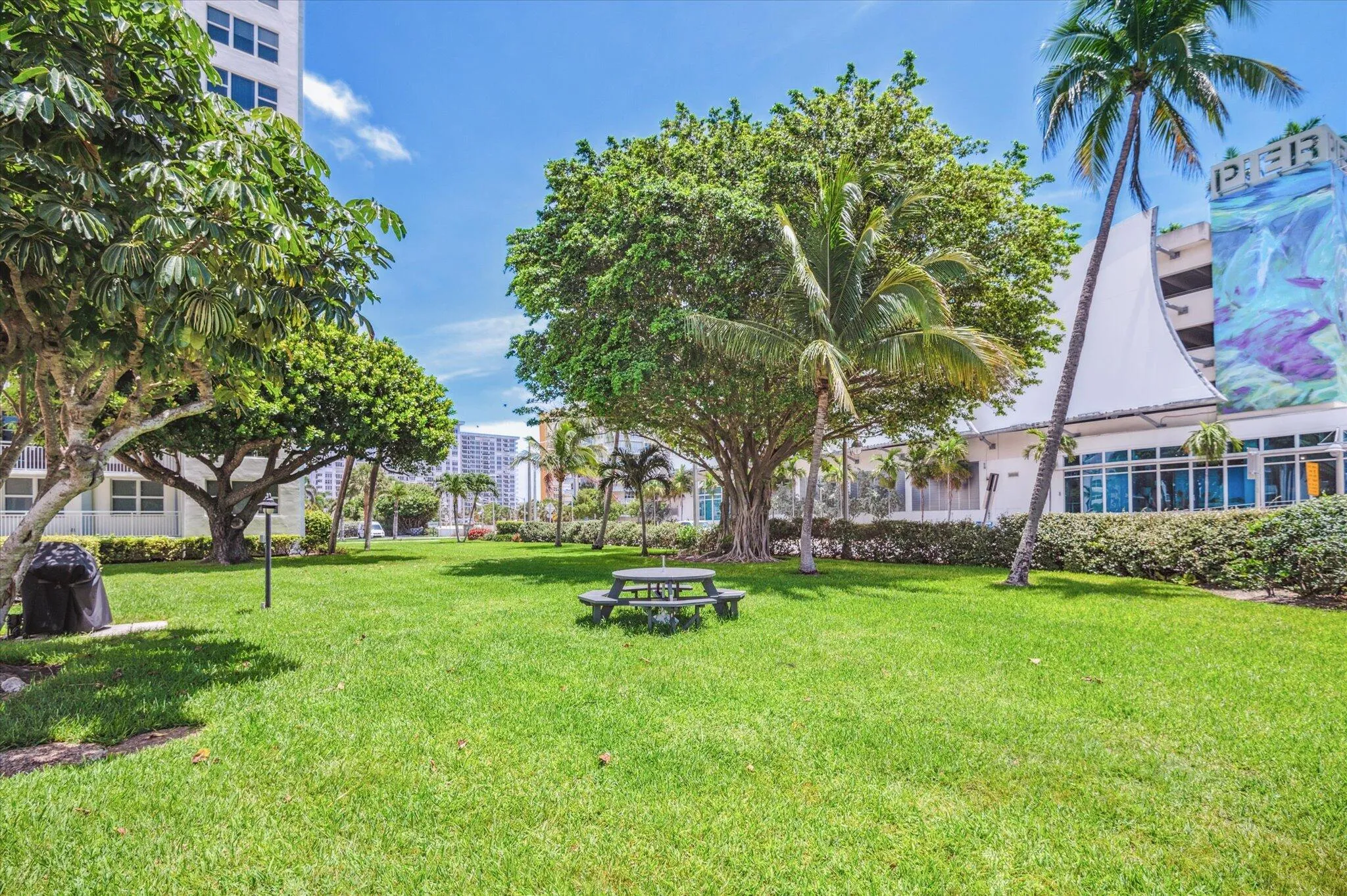 13-West-201 N Ocean Blvd #410-15