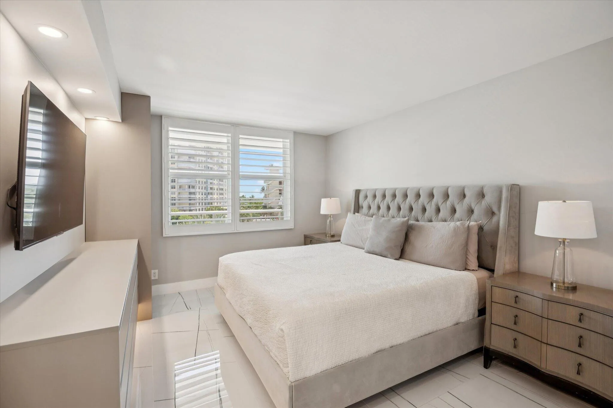 09-West-201 N Ocean Blvd #410-10