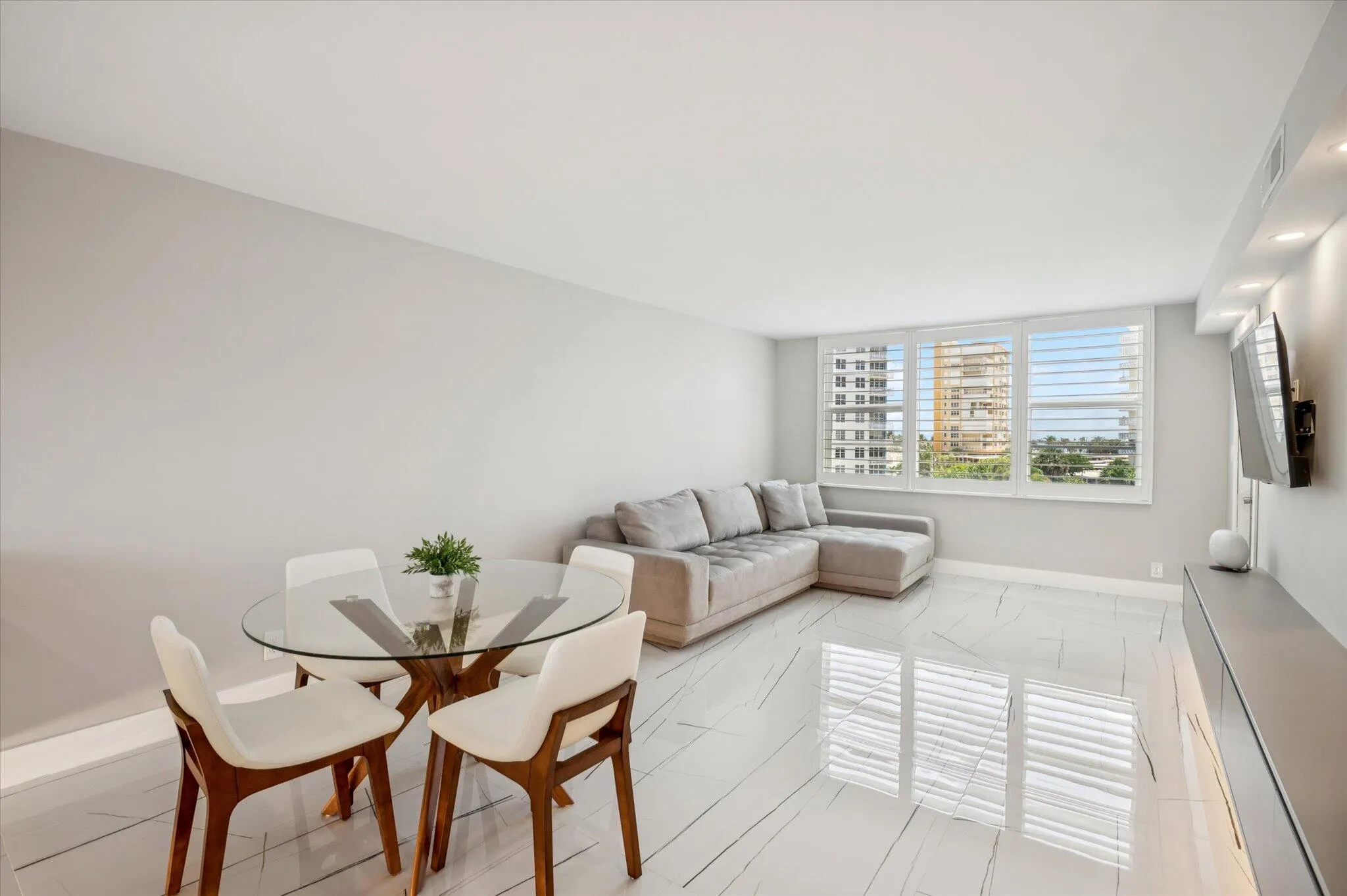 03-West-201 N Ocean Blvd #410-3