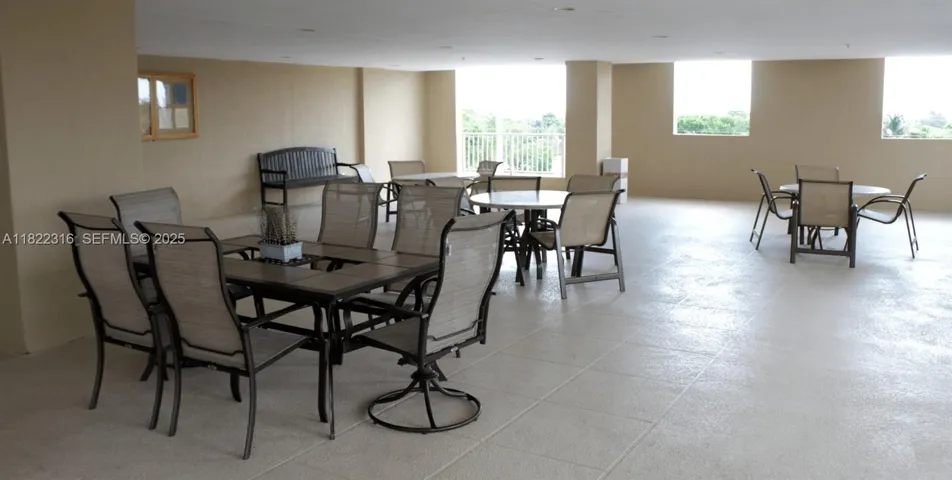 Indoor/outdoor patio