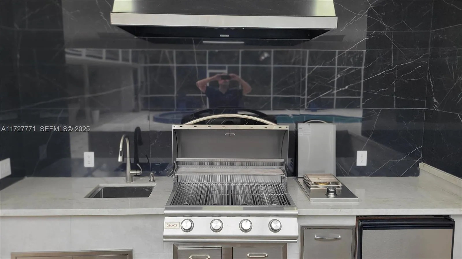 Outdoor Kitchen