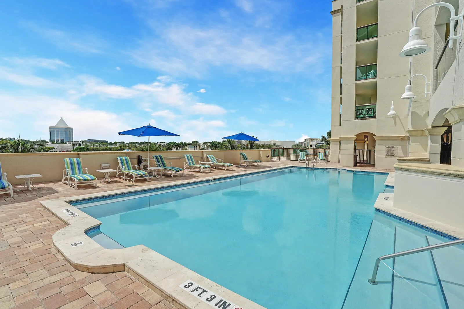Pool and Sun Deck