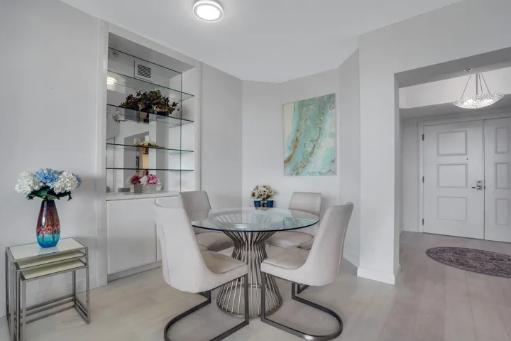 Additional Dining Area