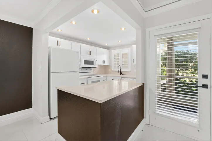 Kitchen with Upgraded Appliances, Recessed Lighting and Island