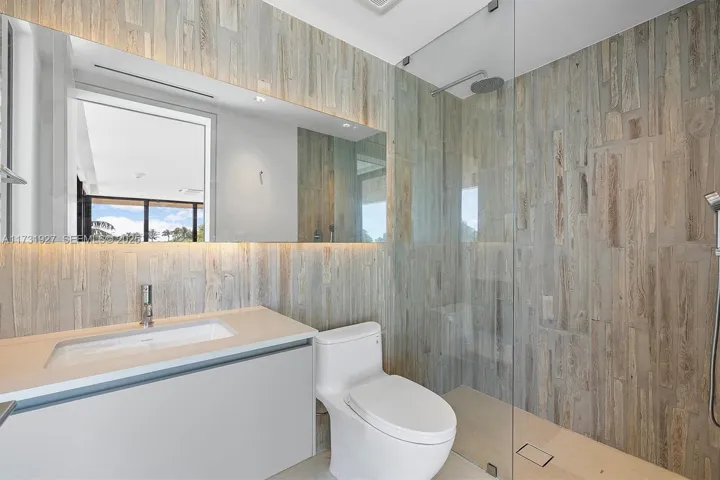 Third floor bathroom