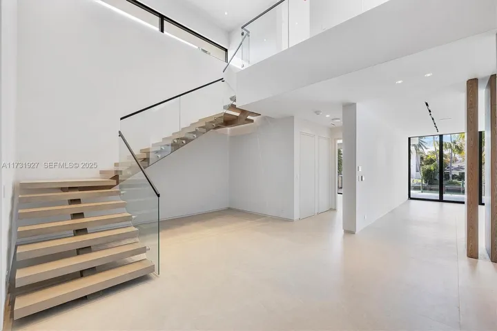 Foyer - Main Stairs