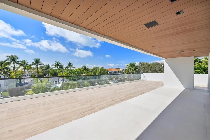 Covered Terrace third floor
