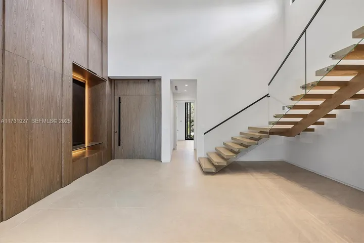 Foyer - Main Stairs