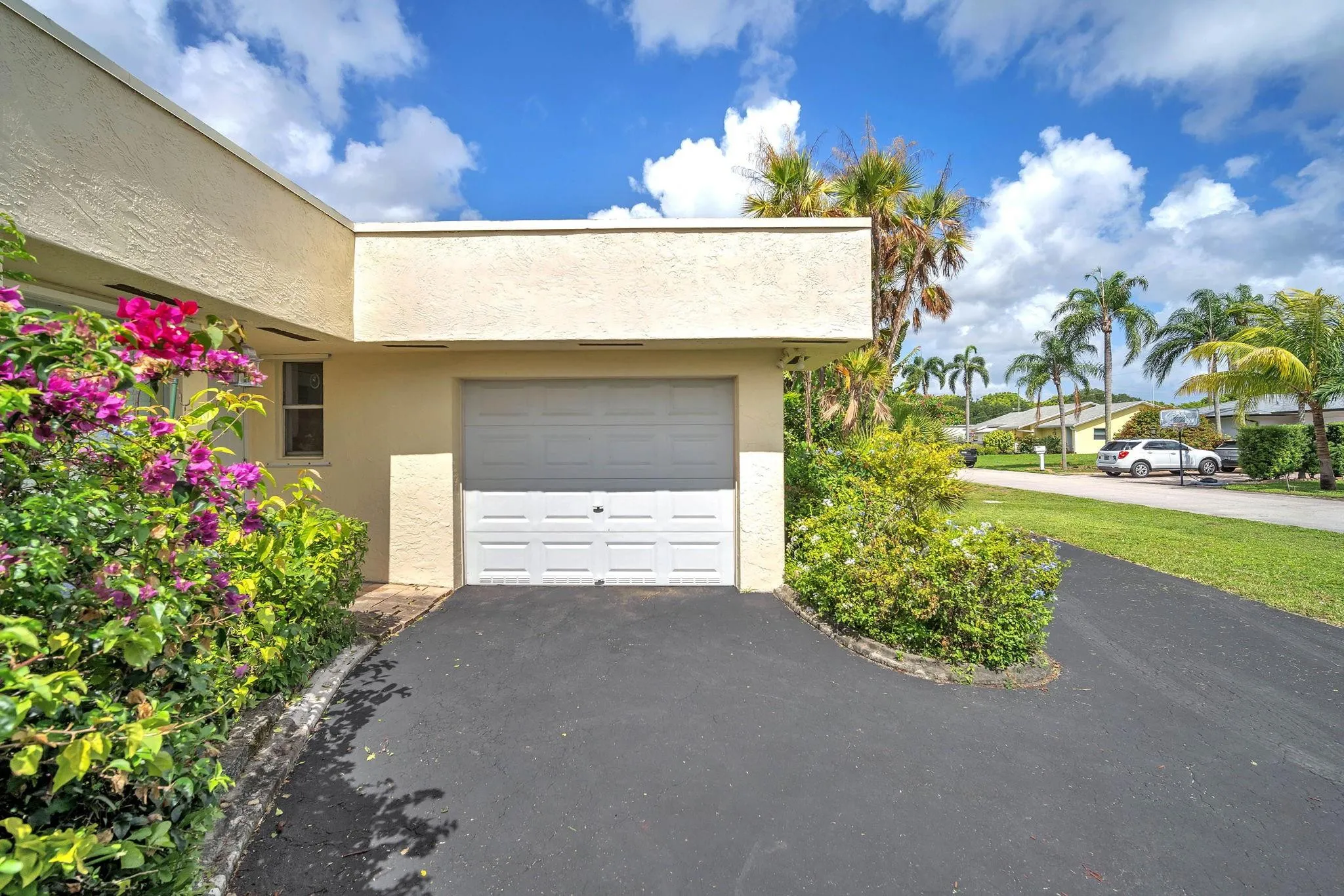 One car garage