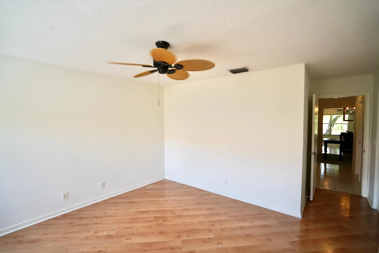 Priomary bedroom