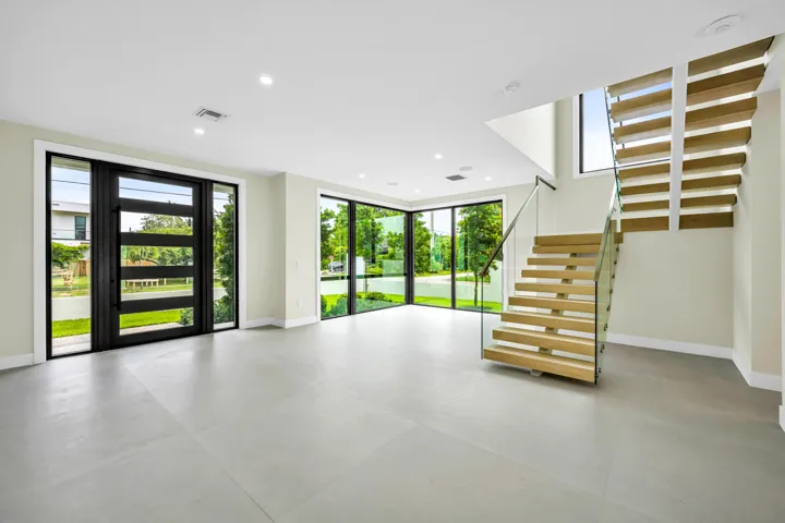 445 NE 11TH AVE-6