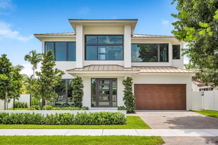 445 NE 11TH AVE-1