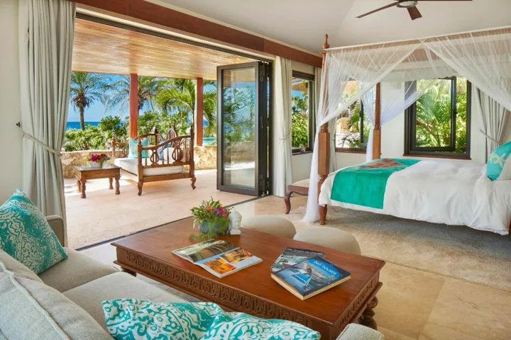 15. POOL SUITE