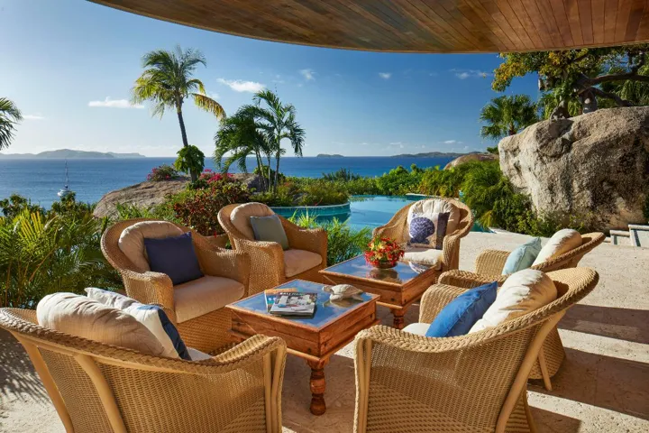 4. VT OUTDOOR POOL VIEWS