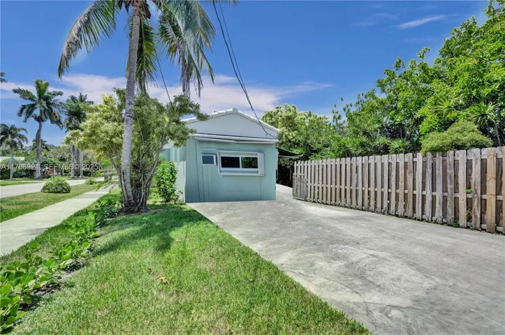 4 Car driveway
