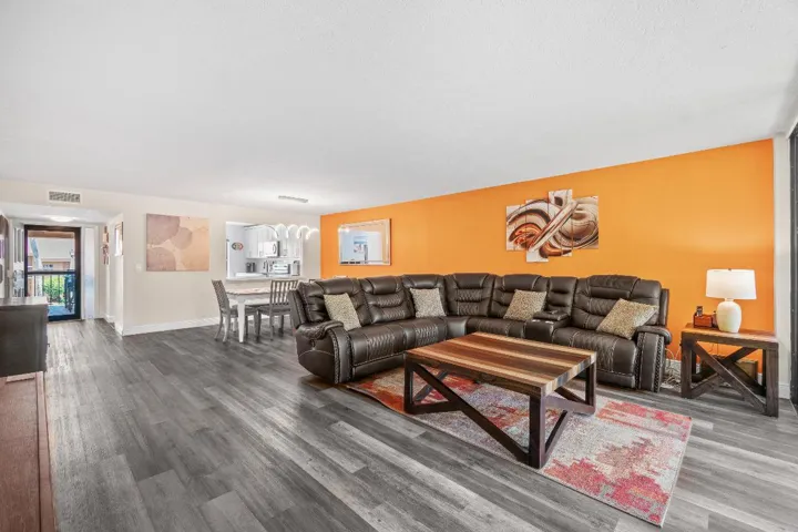 012-11255GreenLakeDrive-BoyntonBeach-FL-