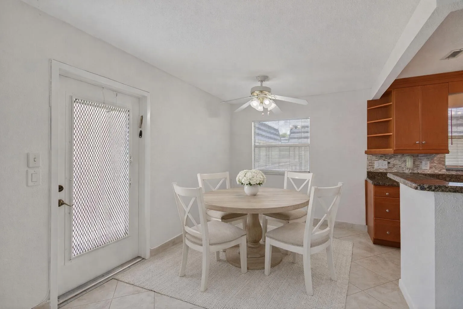 Vitually staged eat in kitchen