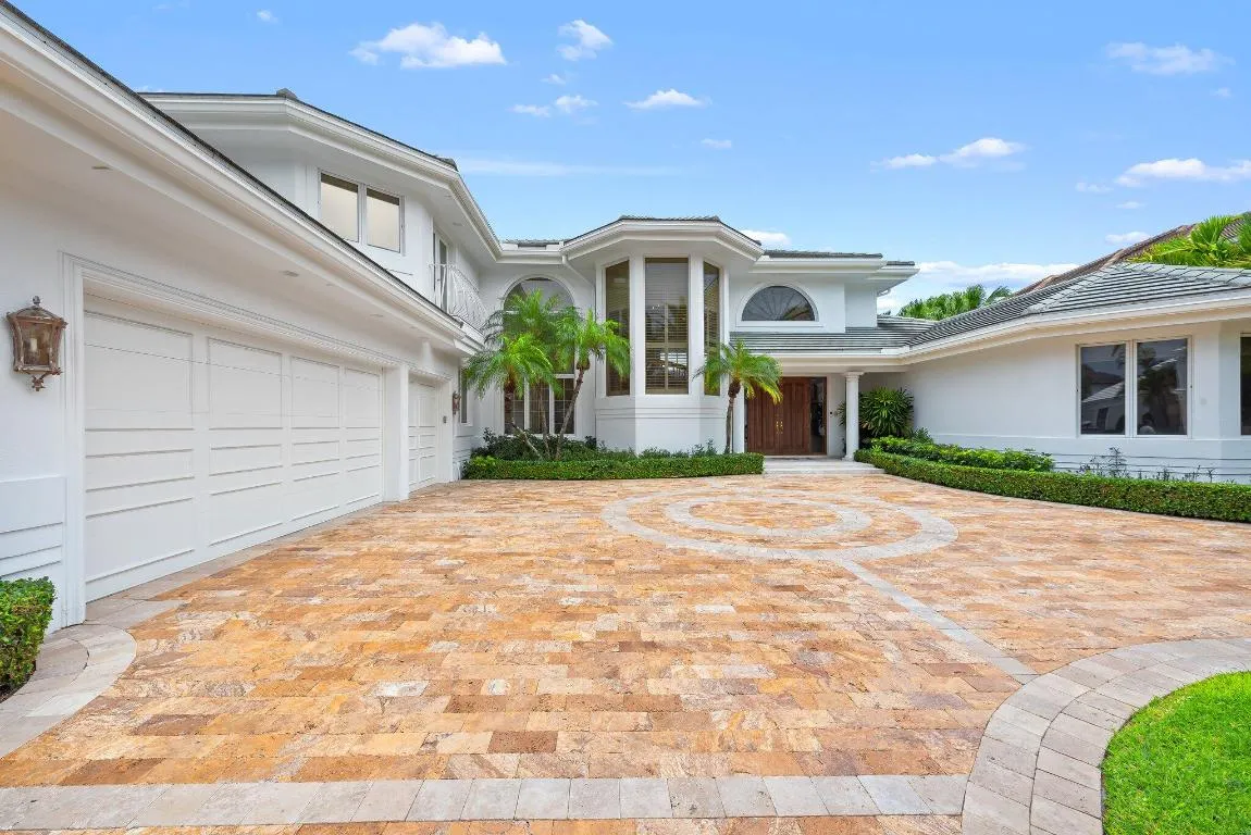 3 Car Garage
