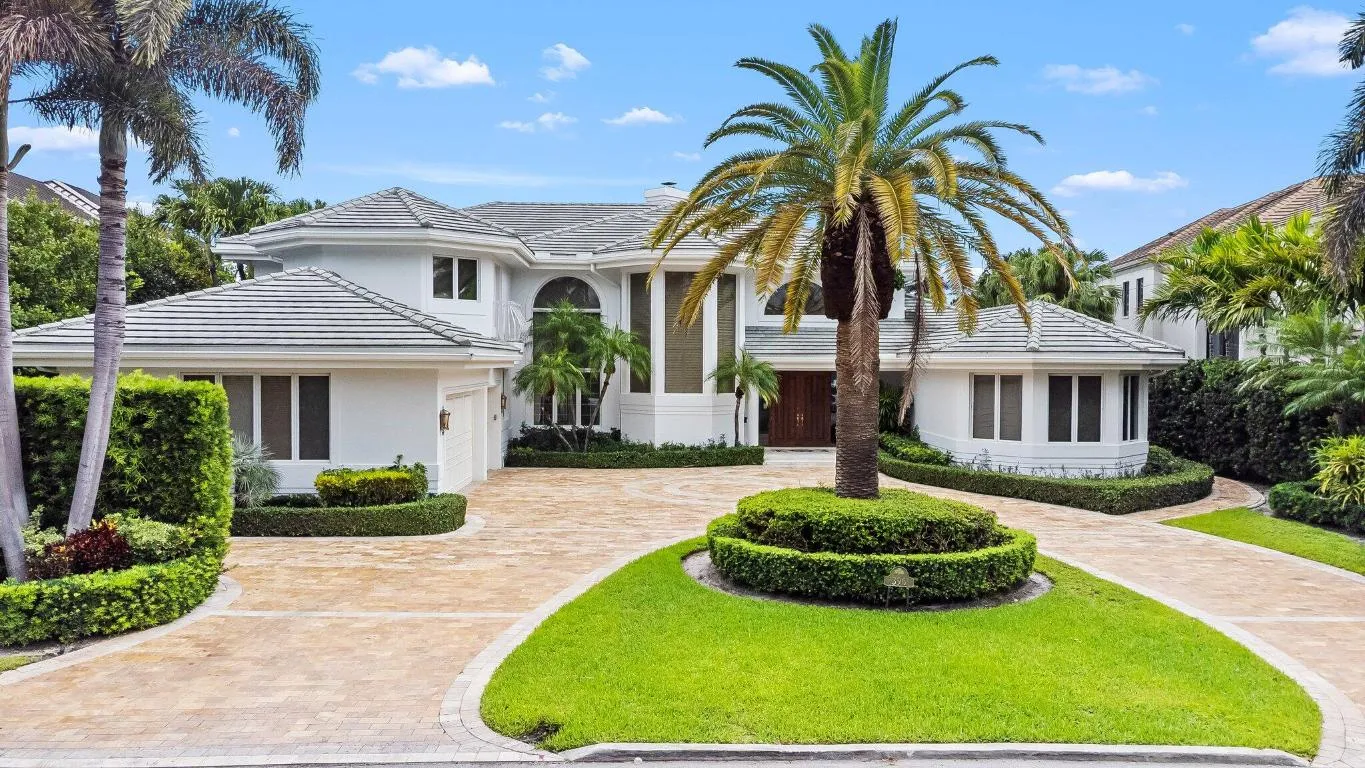 3 Car Garage